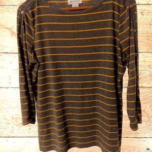 Women's Liz Claiborne Jersey Knit Pullover Top Size Large w/ Buttons on  sleeve.